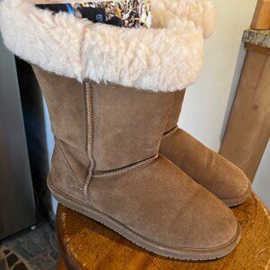 NWOT- Bearpaw Boots Size 11